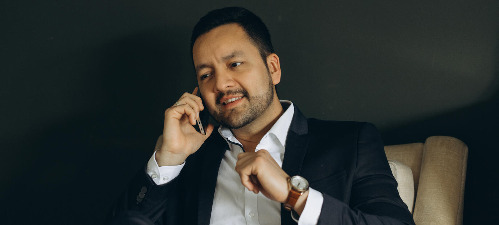 Eduardo Rodríguez on a client call about market entry into Mexico